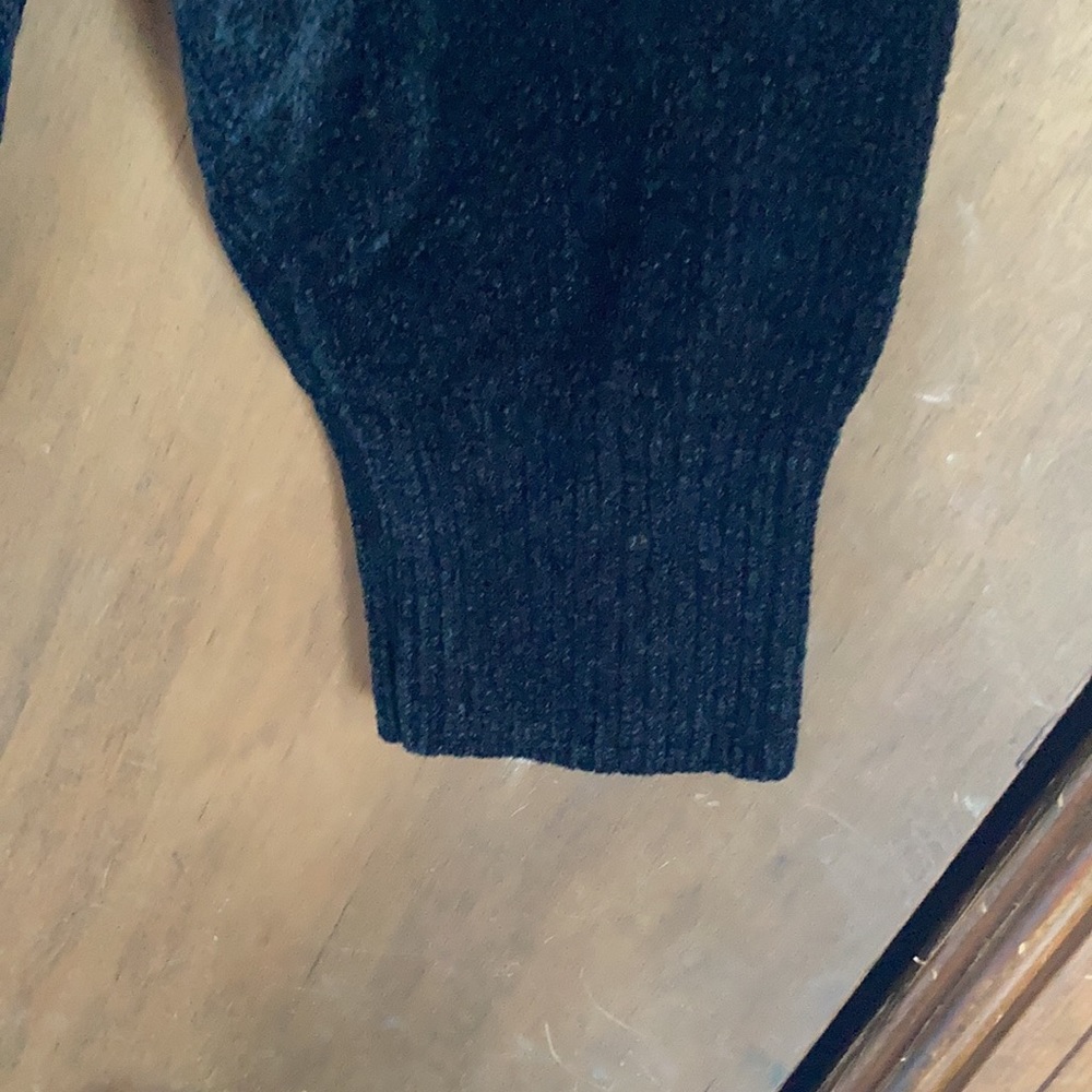 Vintage 90s men’s chenille feel black sweater with stripe of Pattern across - Picture 6 of 17